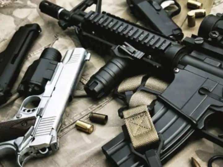 Big action in fake arms license case in Jammu and Kashmir, ED seizes property worth five crores ANN जम्मू कश्मीर में फर्जी हथियार लाइसेंस मामले में बड़ी कार्रवाई, ED ने जब्त की पांच करोड़  की संपत्ति