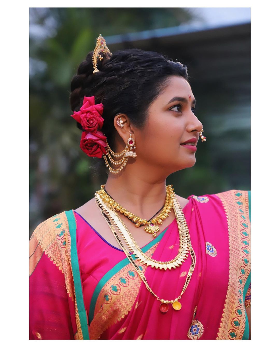 Beautiful Bride @unnatikhedekar1850 😍 . . #navari #marathimulgi #wedding  #saree #maharashtrian #makeup #indianwedding #paithani… | Instagram