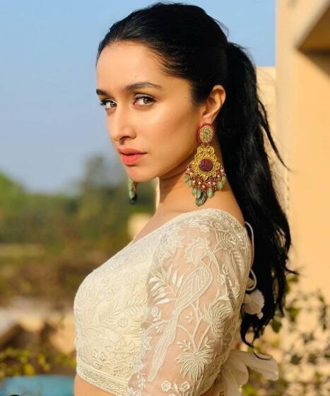 আজ জন্মদিন বলিউড অভিনেত্রী শ্রদ্ধা কপূরের। জন্মদিনে জেনে নেওয়া যাক তাঁর সম্পর্কে অজানা কিছু তথ্য।