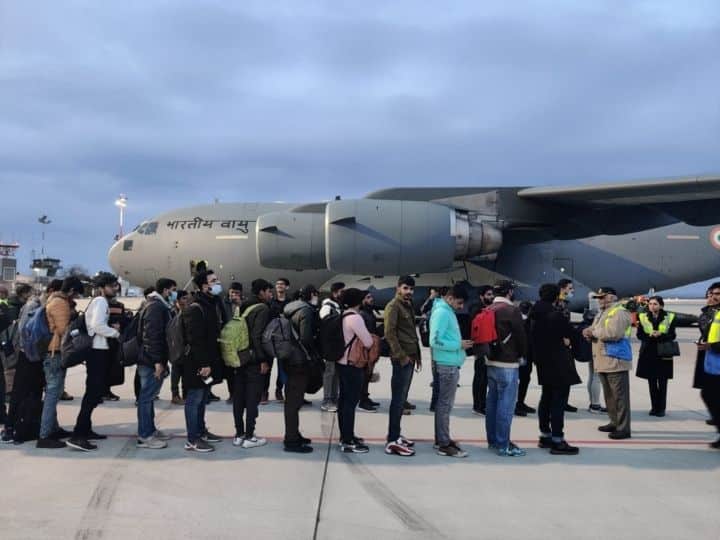 Operation Ganga | 80 Flights Pressed Into Service To Bring Back 17,000 Indians By March 10 Operation Ganga | 80 Flights Pressed Into Service To Bring Back 17,000 Indians By March 10