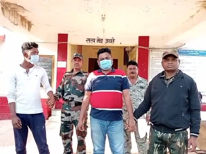Chhattisgarh: घर में काम करने वाली नाबालिग से खाद्य निरीक्षक करता था छेड़छाड़, ड्राइवर भी बनाता था दबाव, दोनों गिरफ्तार Balrampur-Ramanujganj Food inspector Nikhilesh Tembhurne and his driver arrested for molesting a minor ANN Chhattisgarh: घर में काम करने वाली नाबालिग से खाद्य निरीक्षक करता था छेड़छाड़, ड्राइवर भी बनाता था दबाव, दोनों गिरफ्तार