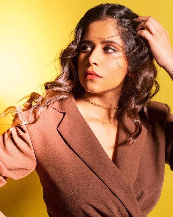 सध्या सईचं नवं फोटोशूट व्हायरल होतंय.  (Photo:@saietamhankar/IG)