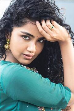 Actress Anupama Parameaswaran Pic: நடிகை அனுபமா பரமேஸ்வரன் அசத்தல் க்ளிக்ஸ்..!!