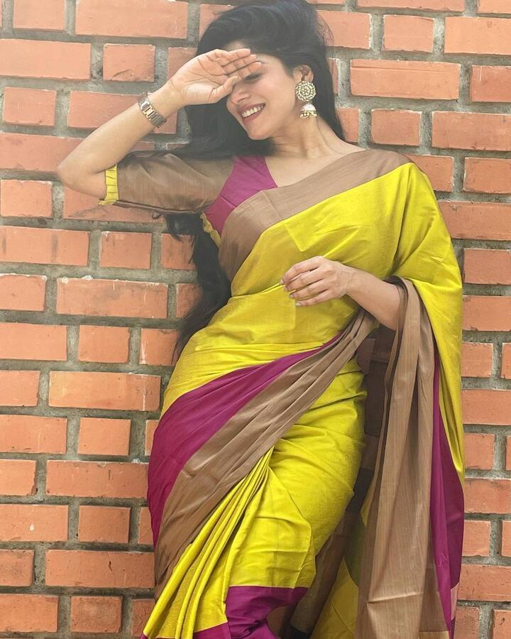 உன் இடுப்பழகில் ஒரசும் கூந்தலிலே அ... பத்திகிட்டு மனசு எரியுதடி