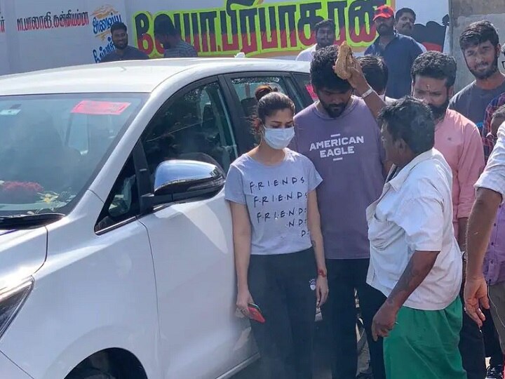 Nayanthara and Vignesh Shivan Photos: பாடிகாட்  முனீஸ்வரன் கோயிலுக்கு காதலனுடன் வந்த நயன்தாரா.. சூழ்ந்துகொண்ட ரசிகர்கள். இதுக்காகத்தான் வந்தார்களாம்..!