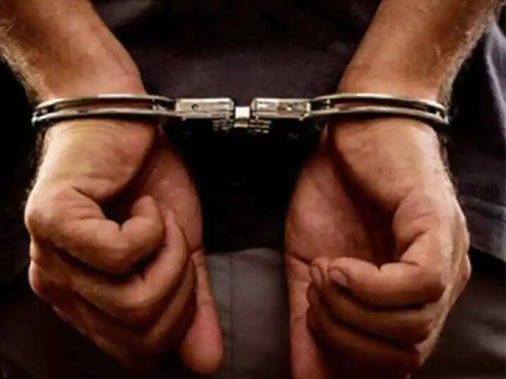 6 people arrested including delhi police ASI, who were smuggling drugs in the style of film Pushpa Delhi-NCR News: ફિલ્મ પુષ્પાની સ્ટાઈલમાં કરી રહ્યાં હતા ડ્રગ્સની તસ્કરી, દિલ્લી પોલીસના ASI સહીત 6 લોકોની ધરપકડ
