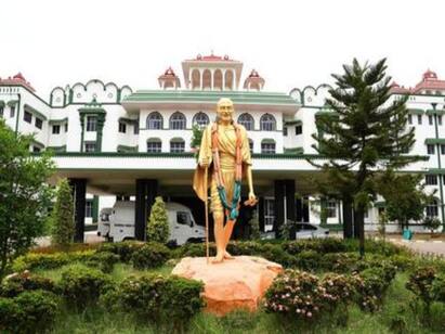 Madurai High Court dindigul encroachment case TNN Madurai High Court: பொதுப்பாதையை ஆக்கிரமித்து தனி நபர் கட்டிய கட்டடத்தை இடிக்க நீதிமன்றம் உத்தரவு