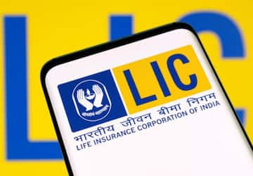 LIC IPO : एलआयसीची मंगळवारी लिस्टिंग, ग्रे मार्केटमध्ये दर घसरला; बंपर लिस्टिंगवर प्रश्नचिन्ह