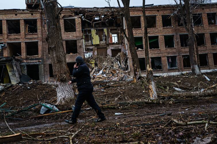 Russia Ukraine Conflict - Russia Ukraine war updates Russia Agree On Humanitarian Corridors For Evacuation Russia-Ukraine war : ਰੂਸ-ਯੂਕਰੇਨ ਜੰਗ ਦੀਆਂ 10 ਸਭ ਤੋਂ ਵੱਡੀਆਂ ਗੱਲਾਂ 