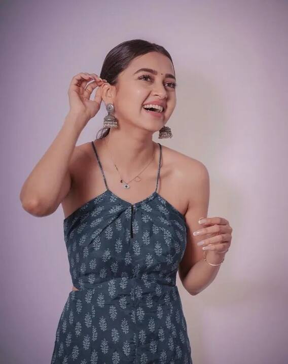 तेजस्वीनं घेतली आलिशान गाडी