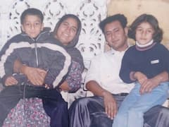 पापा की गोद में बैठी इस बच्ची की मासूमियत देख क्या आपने इन्हें पहचाना? सलमान ही नहीं पूरा हिंदुस्तान है इनका फैन