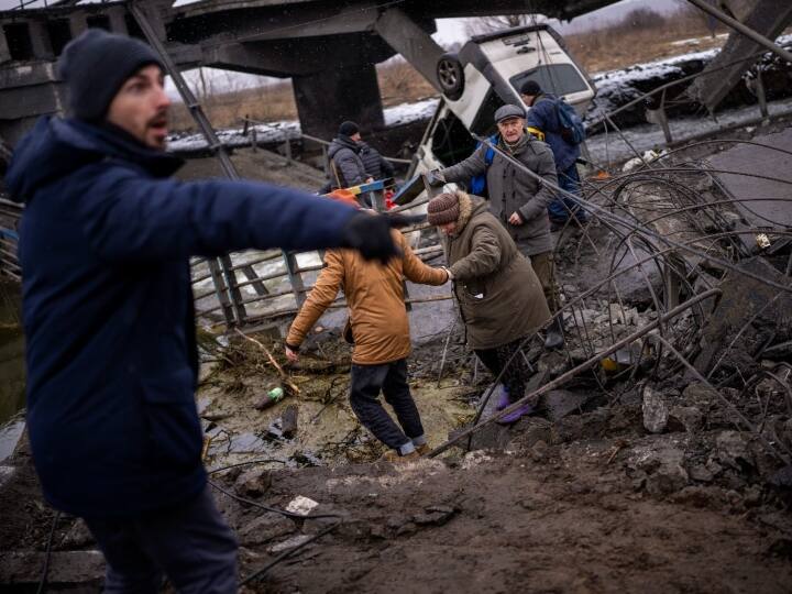 Ukraine Russia War What is the situation in Romania border country of Ukraine welcoming refugees ann Ukraine Russia War: यूक्रेन के सीमाई देश रोमानिया में क्या हैं जमीनी हालात? ये देश कर रहा शरणार्थियों का स्वागत