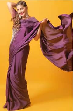 PHOTO : ना कजरे की धार, ना मोतियों के हार... इंडो-वेस्टर्न साडीमध्ये सपना चौधरीचा झक्कास लूक