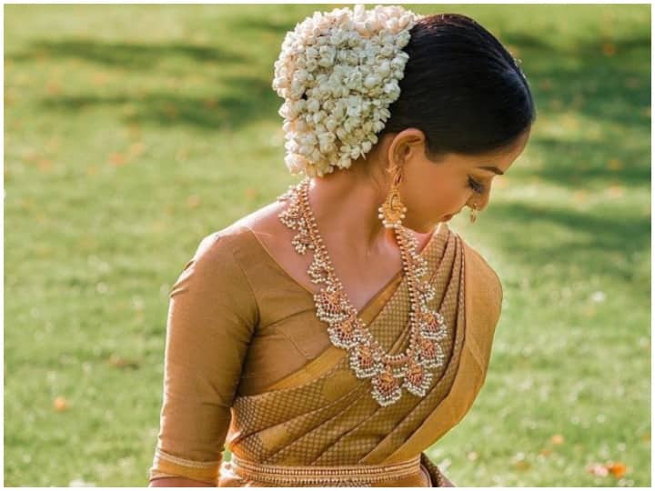 Trending news: Is it different to appear in a wedding function? So try  these gajra hairstyles - Hindustan News Hub