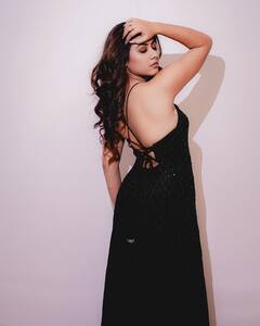 Actress Sameer Shaikh: கருப்பு உடையில் கரைந்து போகிறேன்... நடிகை சமீர் ஷேக்கின் லேட்டஸ்ட் க்ளிக்ஸ்