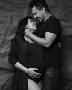 Good News : बॉलिवूड गायक-अभिनेता आदित्य नारायणच्या घरी मुलीचा जन्म!