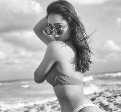 આશ્રમ એક્ટ્રેસ ત્રિધા ચૌધરીનો હોટ અંદાજ, તસવીરોએ સોશિયલ મીડિયામાં લગાવી આગ