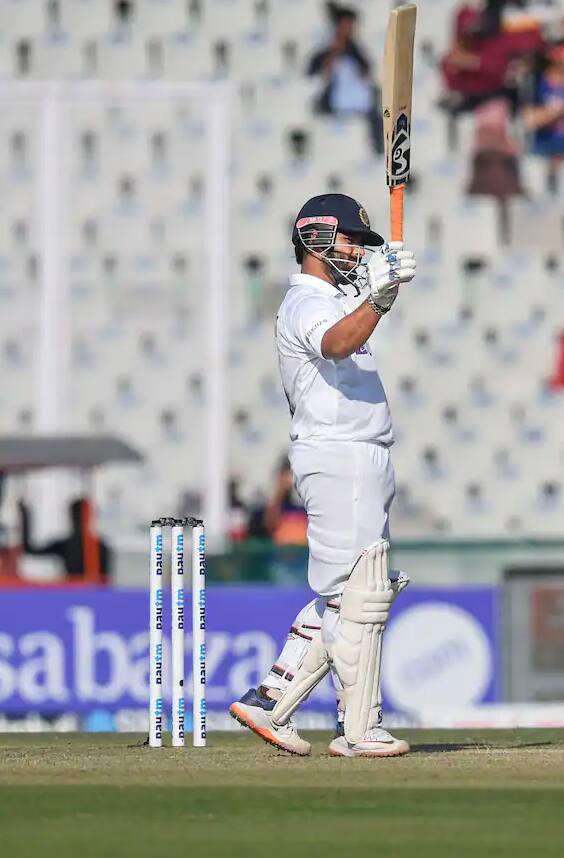 ਰਿਸ਼ਭ ਪੰਤ ਨੇ 97 ਗੇਂਦਾਂ ਵਿੱਚ ਕੁੱਲ 96 ਦੌੜਾਂ ਬਣਾਈਆਂ। ਇਸ ਦੌਰਾਨ ਉਸ ਦੇ ਬੱਲੇ 'ਤੇ 9 ਚੌਕੇ ਅਤੇ 4 ਛੱਕੇ ਲੱਗੇ। ਪੰਤ ਨੂੰ ਸੁਰੰਗਾ ਲਕਮਲ ਦੀ ਗੇਂਦ 'ਤੇ ਆਊਟ ਹੋਏ।