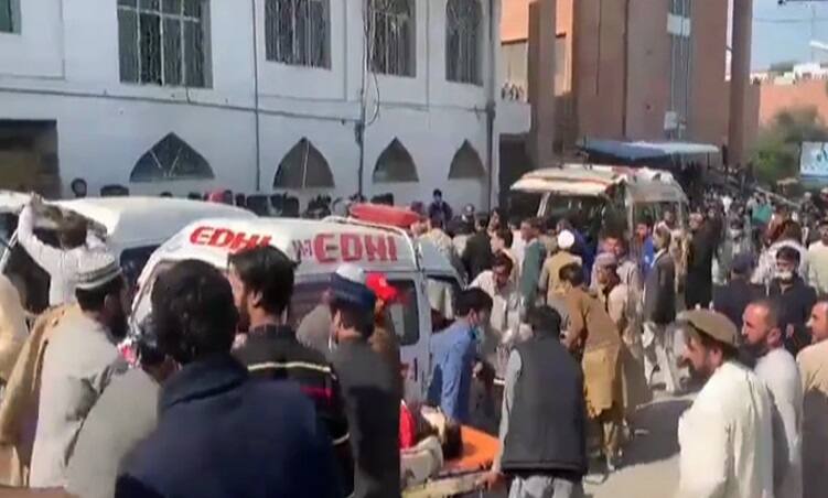 At least 30 people dead, 50 injured in Peshawar mosque blast પાકિસ્તાનના પેશાવરમાં બ્લાસ્ટમાં 30 લોકોના મોત, 50 લોકો થયા ઇજાગ્રસ્ત