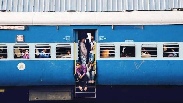 Holi 2022 Special train List from delhi and amritsar to Bihar, Check Time and Date Holi Special Trains: होली पर दिल्ली और अमृतसर से बिहार के लिए चलेंगी 4 स्पेशल ट्रेनें, यहां चेक करें तारीख और समय