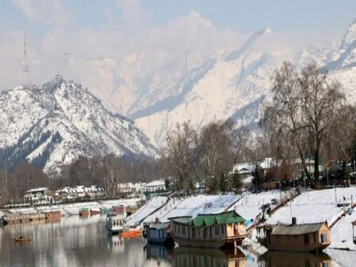 Jammu-Kashmir Weather Forecast: today weather and pollution report of jammu-kashmir, srinagar, gulmarg, pahalgam, jammu, katra 4 march Jammu-Kashmir Weather Forecast: जम्मू-कश्मीर में बारिश और बर्फबारी अभी नहीं छोड़ेगी पीछा, जान लें मौसम विभाग का नया अलर्ट