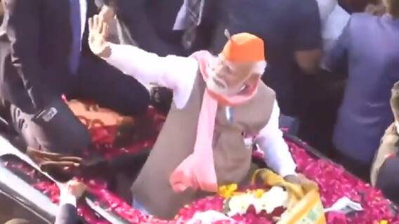 PM Modi ने आखिरी चरण के चुनाव से पहले Varanasi में दिखाई BJP की ताकत | UP Election 2022