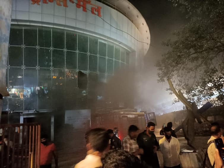 Maharashtra Munbai  Bhandup Fire   at Dream Mall in Bhandup Bhandup Fire : भांडुपमधील ड्रीम मॉलला  भीषण आग, अग्निशमन दलाच्या गाड्या घटनास्थळी दाखल