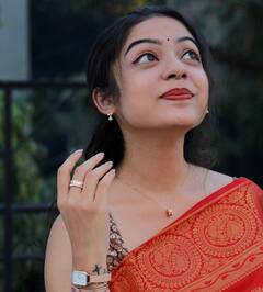 Varsha Bollamma Photos: ఈమె ఈ జనరేషన్ 'స్వాతిముత్యం'