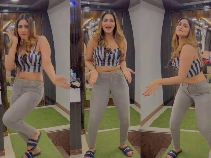 Watch Video Shivani Dance for Arabic Kuthu song Video goes viral on Instagram Watch Video: அரபிக்குத்து பாடலுக்கு ஷிவானியின் குத்து.. என்ன வித்தியாசம் தெரியுமா? வைரல் வீடியோ
