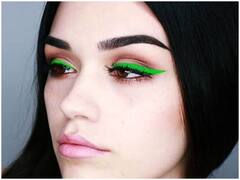 अपनी ड्रेस के अकॉर्डिंग ट्राई करें ये कलर कॉम्बिनेशन आईलाइनर, दिखेंगी सबसे हटकर