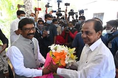 CM KCR Jharkhand Tour: గ‌ల్వాన్ అమ‌ర జవాన్ల కుటుంబాల‌కు తెలంగాణ ముఖ్య‌మంత్రి కేసీఆర్ ఆర్థిక సాయం