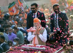 PM Modi Varanasi Roadshow: উত্তরপ্রদেশে শেষ দফার ভোটের আগে বারাণসীতে নরেন্দ্র মোদির রোড শো