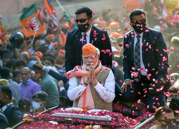 ৭ তারিখ উত্তরপ্রদেশে শেষ দফার ভোটের আগে নিজের লোকসভা কেন্দ্র বারাণসীতে নরেন্দ্র মোদির রোড শো