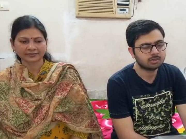 firozabad student returned from ukraine tells story of ukrainian soldiers behave with indian student ANN Ukraine से फिरोजाबाद लौटे छात्र ने सुनाई आपबीती, बताया कैसा था भारतीयों के साथ यूक्रेनियन सैनिकों का बर्ताव