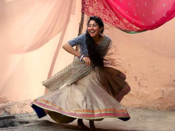 Actress sai pallavi reality dance show goes on viral Watch Video: காதல் ஏக்கத்தில் உருகிய சாய் பல்லவியின் நடனம்.. கண்கலங்கிய நடுவர்.. வைரலாகும் ஃப்ளாஷ்பேக் வீடியோ