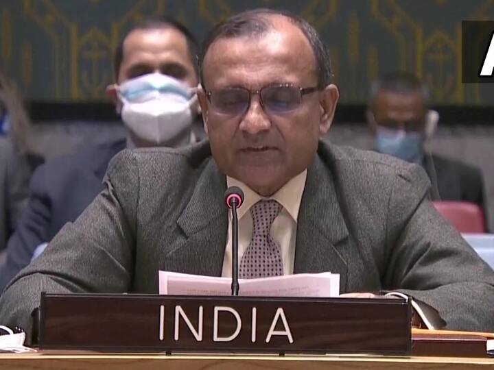 India abstains in UN vote on establishing independent commission of inquiry on Russia-Ukraine war Russia-Ukraine War: UN में यूक्रेन-रूस जंग की स्वतंत्र आयोग से जांच कराने वाली वोटिंग से भारत ने खुद को किया अलग