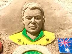 In Pics : महान क्रिकेटपटू शेन वॉर्न यांना अनोखी श्रद्धांजली, सिंधुदुर्गात साकारलं वाळुशिल्प