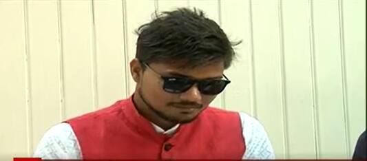 मोदींची नक्कल करणारा अभयकुमार शर्मा, अभयच्या आवाजाचे मोदीही फॅन