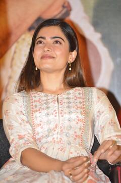 Rashmika: 'ఆడవాళ్లు మీకు జోహార్లు' సక్సెస్ సెలబ్రేషన్స్ లో రష్మిక