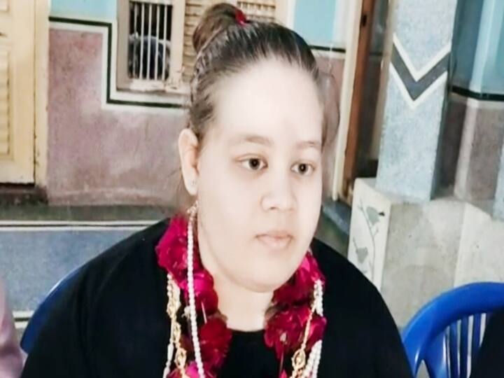 UP News: यूक्रेन से भारत लौटी छात्रा ने सुनाई आपबीती, बताया- वहां इंडियन स्टूडेंट से की जा रही है मारपीट UP News: The student who returned to India from Ukraine said indian are being assaulted there ann UP News: यूक्रेन से भारत लौटी छात्रा ने सुनाई आपबीती, बताया- वहां इंडियन स्टूडेंट से की जा रही है मारपीट