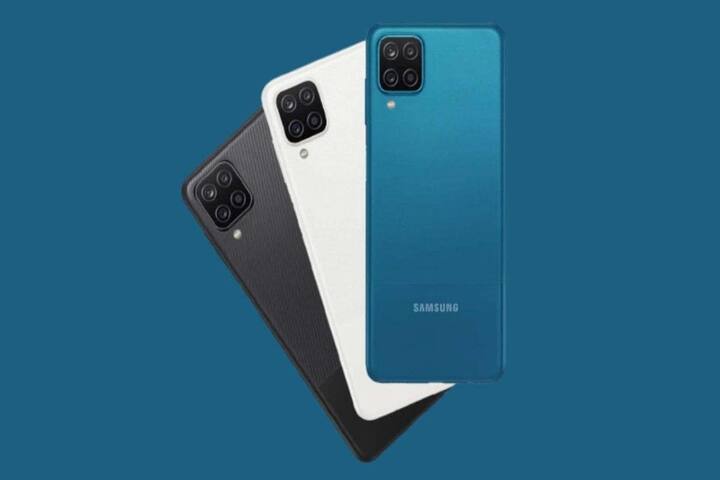 SAMSUNG Galaxy M12: इस स्मार्टफोन में 6 जीबी की रैम के साथ 128 जीबी की इंटरनल मैमोरी दी गई है. इसमें क्वाड रियर कैमरा दिया गया है. फोन को पावर देने के लिए इसमें 6000 mAh की बैटरी दी गई है. फ्लिपकार्ट पर इसकी कीमत 13187 रुपये है.