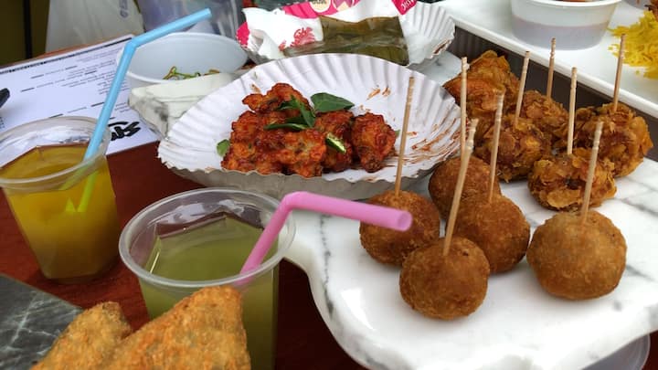 'এবিপি আনন্দ খাইবার পাস' কেবল খাওয়ার উৎসব নয়, এই এবিপি আনন্দর এই আয়োজনে মুড়ে রয়েছে বাঙালিয়ানা। সাউথ সিটি (South City) মলের কাছে ইইডিএফ (EEDF) মাঠ অর্থাৎ তালতলা গ্রাউন্ডে আয়োজিত 'খাইবার পাস' (Khaibar Pass 2022) চলবে ৬ মার্চ পর্যন্ত।