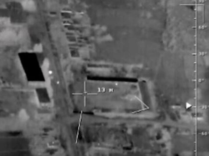 Watch Russia invades eastern Ukraine blows up battalion post watch video Watch: रूस ने पूर्वी यूक्रेन पर हमला कर बटालियन पोस्ट को उड़ाया, देखें वीडियो