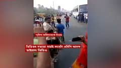 Purba Medinipur Police Attacked : পুলিশ অফিসারকে ঘিরে মারমুখী ভিড়, পথ দুর্ঘটনাকে কেন্দ্র করে রণক্ষেত্র পূর্ব মেদিনীপুরের মারিশদা