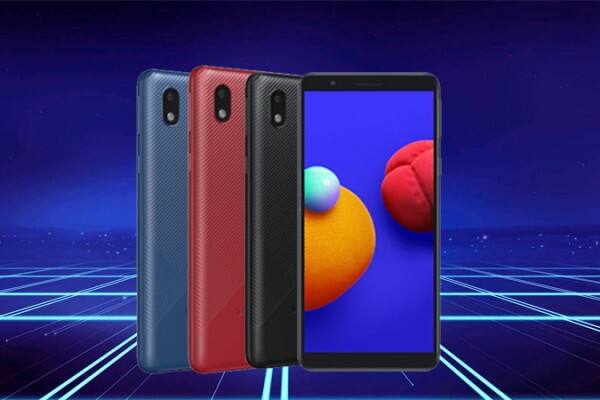 Samsung Galaxy M01 Core: इस स्मार्टफोन में 2 जीबी की रैम के साथ 32 जीबी की इंटरनल मैमोरी दी गई है. इसकी डिस्प्ले 5.3 इंच की है. इसमें 8 मेगापिक्सल का रियर कैमरा दिया गया है. रिलायंस डिजिटल पर इसकी कीमत 6199 रुपये है.