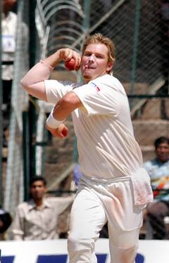 Shane Warne Death: ১ থেকে ...৭০০ উইকেট-কীভাবে একের পর এক সিঁড়ি বেয়ে শেন ওয়ার্ন পৌঁছেছিলেন সাফল্যের শীর্ষে