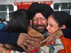 सरकार ने कहा- यूक्रेन से 13 हजार से ज्यादा भारतीयों को स्वदेश लाया गया, एयरपोर्ट पर दिखा भावुक नजारा