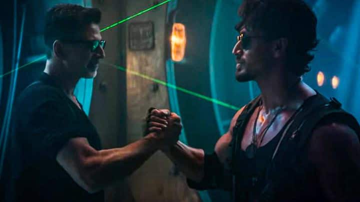 अक्षय कुमार और टाइगर श्रॉफ की 'बड़े मियां छोटे मियां' (Bade Miyan Chote Miyan) अगले साल यानी 2023 में क्रिसमस के मौके पर सिनेमाघरों में दस्तक देगी. इन दोनों कलाकारों ने पहली बार इस फिल्म के जरिए हाथ मिलाया है.