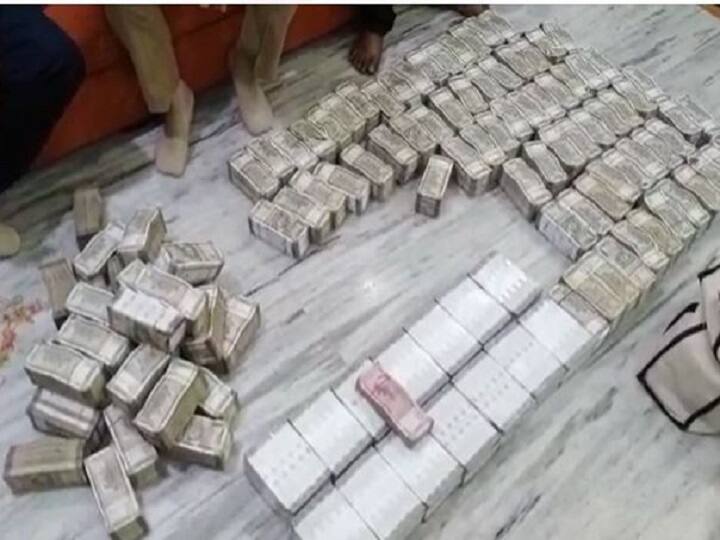 Nagpur police seize Rs 4 crore 20 lakh in cash Nagpur police : नागपूर पोलिसांची मोठी कारवाई, हवालाची 4 कोटी 20 लाखांची रोकड जप्त