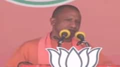 Varanasi में Aparna Yadav की Boat Rally ने खींचा ध्यान, Akhilesh Yadav के मंदिर जाने पर मिला ये जवाब | UP Election